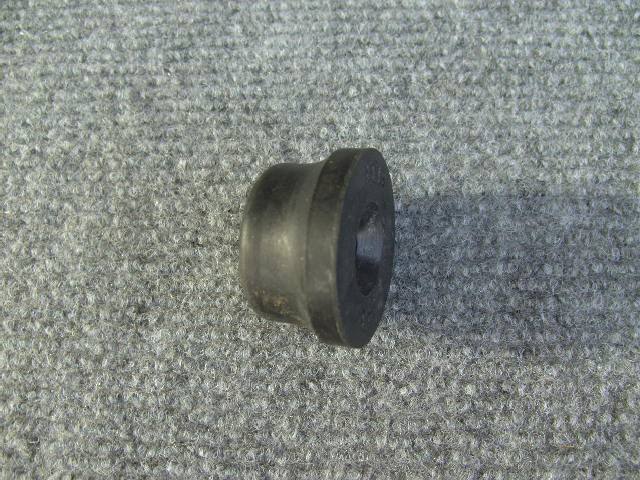 Auflagekörper für Kraftstoffbeh. Vorn