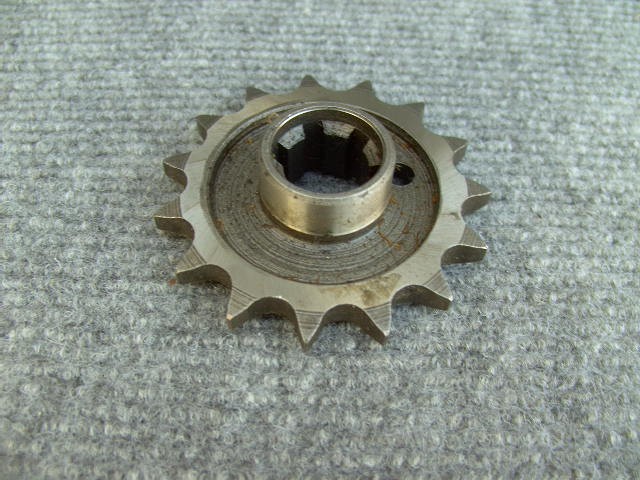 Kettenrad A/Getr. Ritzel 15 Zahne