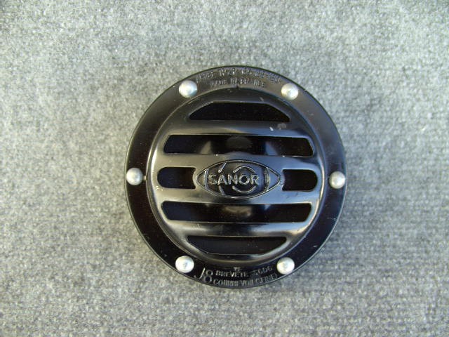 Claxon-Signalhorn N.O.S.  6 Volt