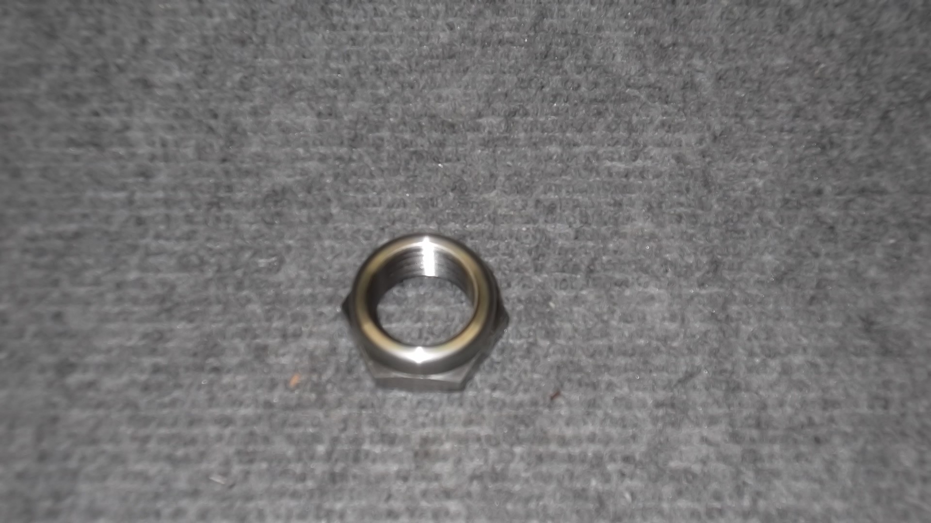 Mutter zu Achshülse L-R