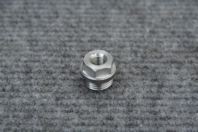 Verschraubung zu Starterkolben