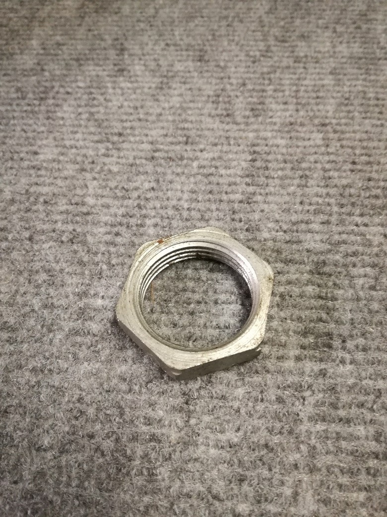 Mutter fur Steuerrohr