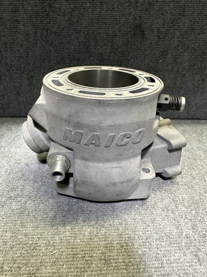 Zylinder mit Kolben MC640