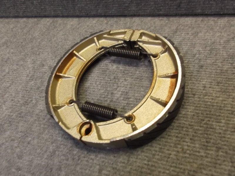 Rear brake shoes set